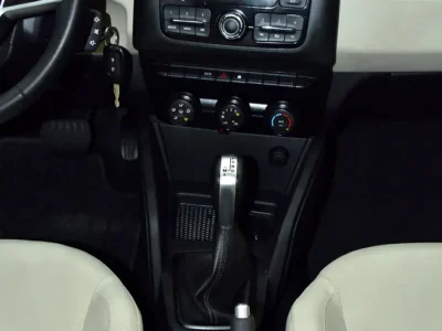 2020 Renault Duster 1.6-litre 4-cylinder Petrol Engine Brown Beige Crossover GCC Specs
