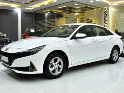 2022 Hyundai Elantra Comfort 1.6-litre MPI 4-cylinder Petrol Engine White Grey Sedan GCC Specs