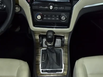 2021 MG RX5 Luxury 1.5-litre Turbocharged 4-cylinder Petrol Engine Black Beige SUV GCC Specs
