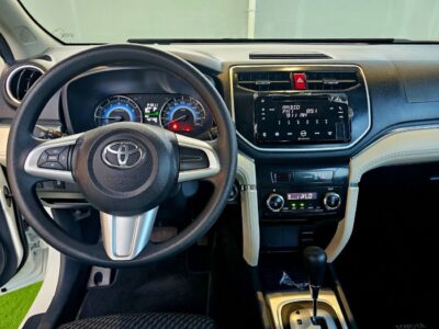2023 Toyota Rush EX 1.5 Litres 4 Cylinders Petrol Engine White Black SUV GCC Specs