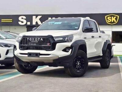 2025 Toyota Hilux GR SPORT DOUBLE CABIN 2.8L DIESEL V4 Engine White Black Pickup Truck