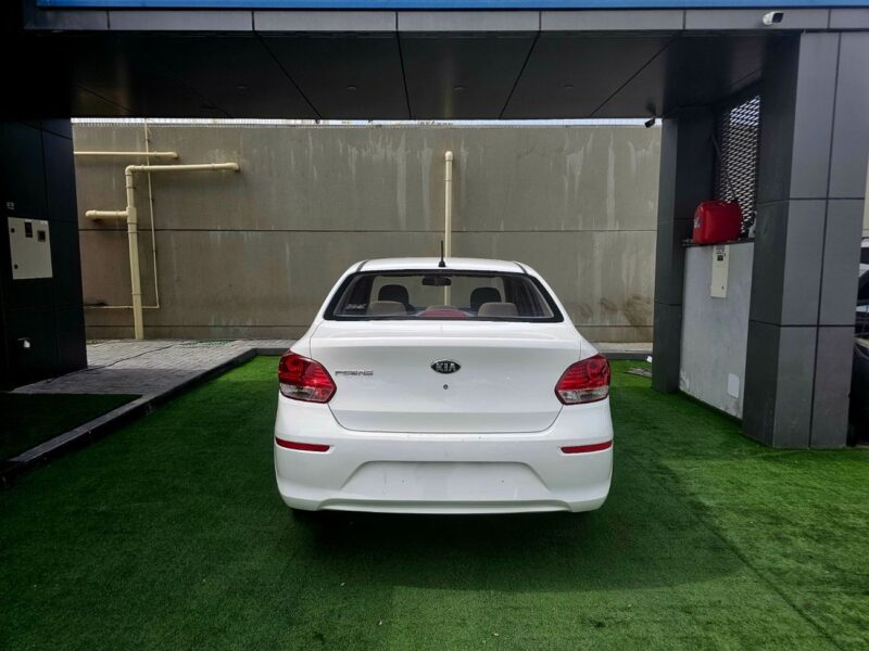 2021 Kia Pegas EX 1.4 Litres V4 Petrol Engine White Grey Sedan GCC Specs SINGLE OWNER