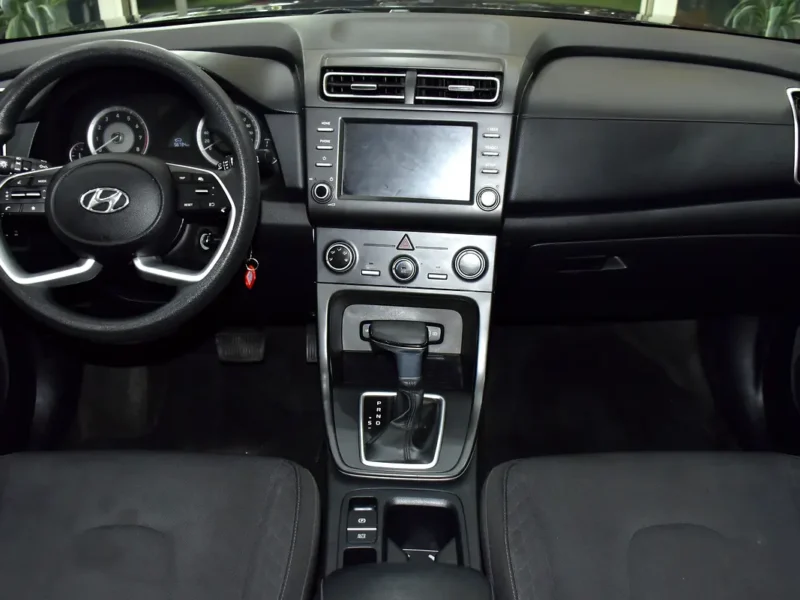 2024 Hyundai Creta Comfort 1.5-litre 4-Cylinder Petrol Engine Grey Black Crossover GCC Specs