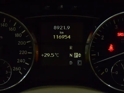 2009 Mercedes-Benz R-Class R 350 4MATIC 3.5-liter V6 Petrol Engine White Beige Wagon GCC