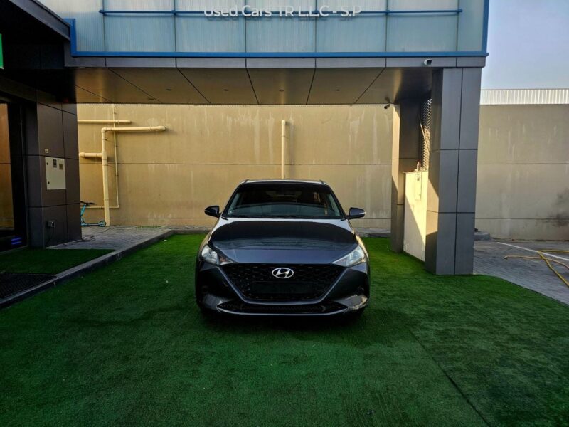 2021 Hyundai Accent 1.6 litres V4 Petrol Engine Grey Beige Sedan GCC Specs SINGLE OWNER