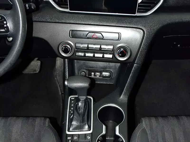 2017 Kia Sportage EX 2.4-liter 4-cylinder Petrol Engine Grey Black SUV GCC Specs
