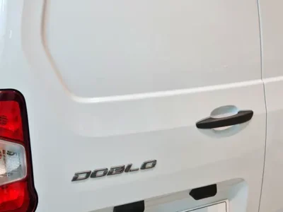 2025 Peugeot Partner Van Short Body 1.5-liter BlueHDi Diesel Engine White Black Van GCC Specs