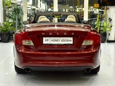 2011 Volvo C-Class T5 Prestige 2.5-liter Turbocharged inline-five Engine Red Beige Convertible GCC
