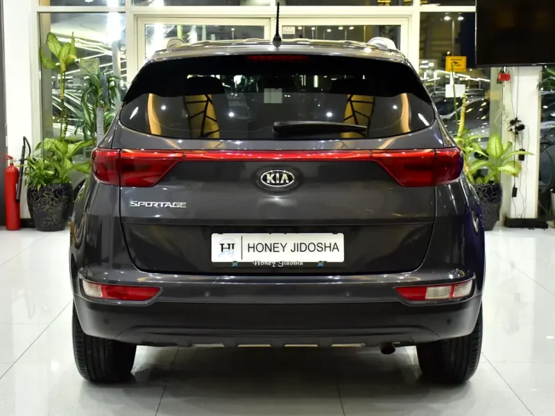 2017 Kia Sportage EX 2.4-liter 4-cylinder Petrol Engine Grey Black SUV GCC Specs