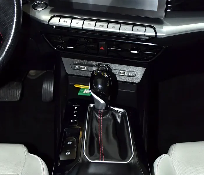 2022 MG GT Comfort 1.5-litre Turbocharged 4-cylinder Engine Black White Sedan GCC Specs
