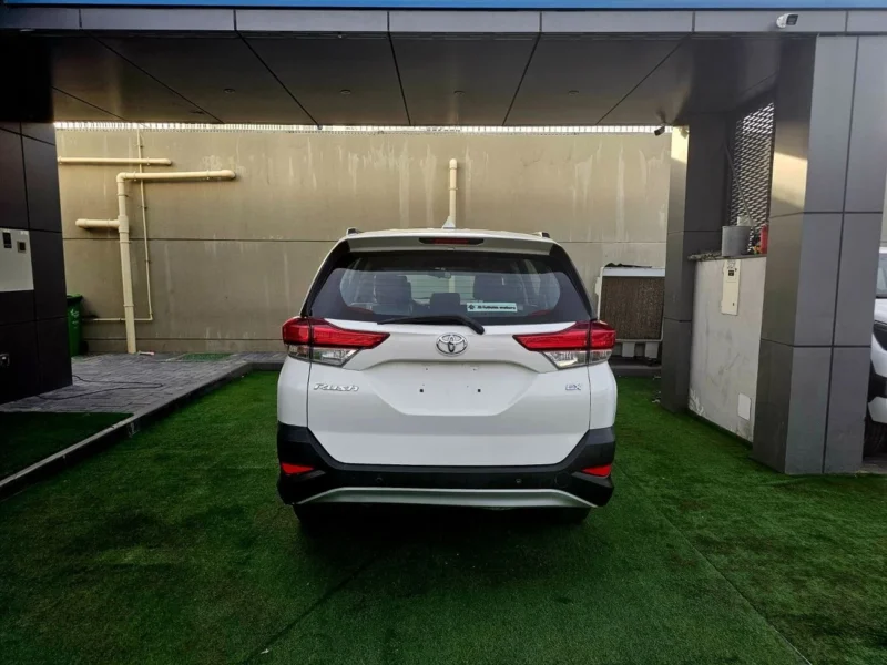 2022 Toyota Rush EX 1.5 Litres 4 Cylinders Petrol Engine White Beige SUV GCC Specs
