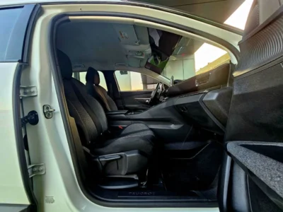 2023 Peugeot 3008 1.6 Litres V4 Petrol Engine White Grey SUV GCC Specs SINGLE OWNER