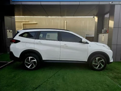 2022 Toyota Rush EX 1.5 Litres 4 Cylinders Petrol Engine White Beige SUV GCC Specs
