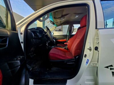 2021 Toyota Hilux 2.7 Liters 4 Cylinder Petrol Engine White Red Pickup Truck GCC Specs