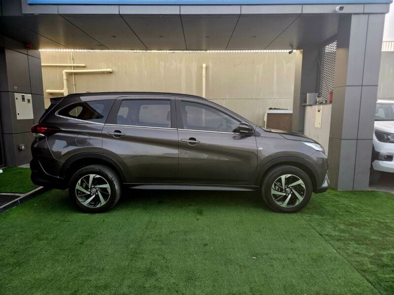 2022 Toyota Rush EX 1.5 Litres 4 Cylinders Petrol Engine Grey Black SUV GCC Specs