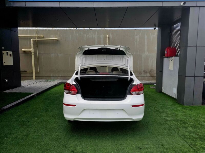 2021 Kia Pegas EX 1.4 Litres V4 Petrol Engine White Grey Sedan GCC Specs SINGLE OWNER