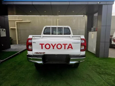 2019 Toyota Hilux ADVENTURE 2.7 Litres 4 Cylinders Petrol Engine White Black Pickup Truck