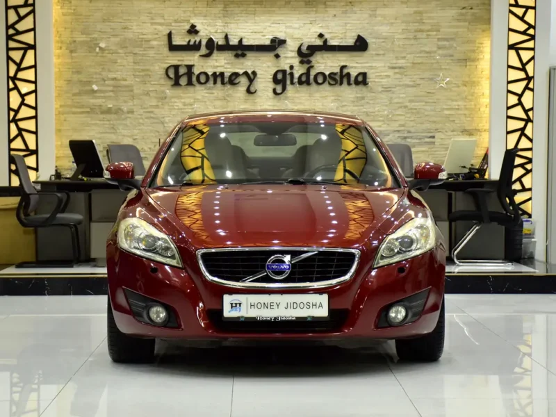 2011 Volvo C-Class T5 Prestige 2.5-liter Turbocharged inline-five Engine Red Beige Convertible GCC