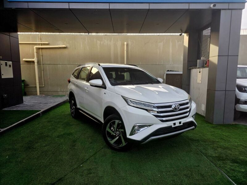 2022 Toyota Rush EX 1.5 Litres 4 Cylinders Petrol Engine White Beige SUV GCC Specs
