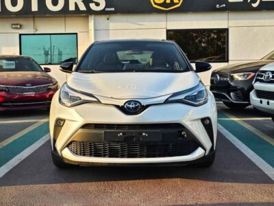 2023 Toyota C-HR LUXURY 1.8 Litres 4 Cylinders HYBRID Engine White Grey SUV GCC Specs