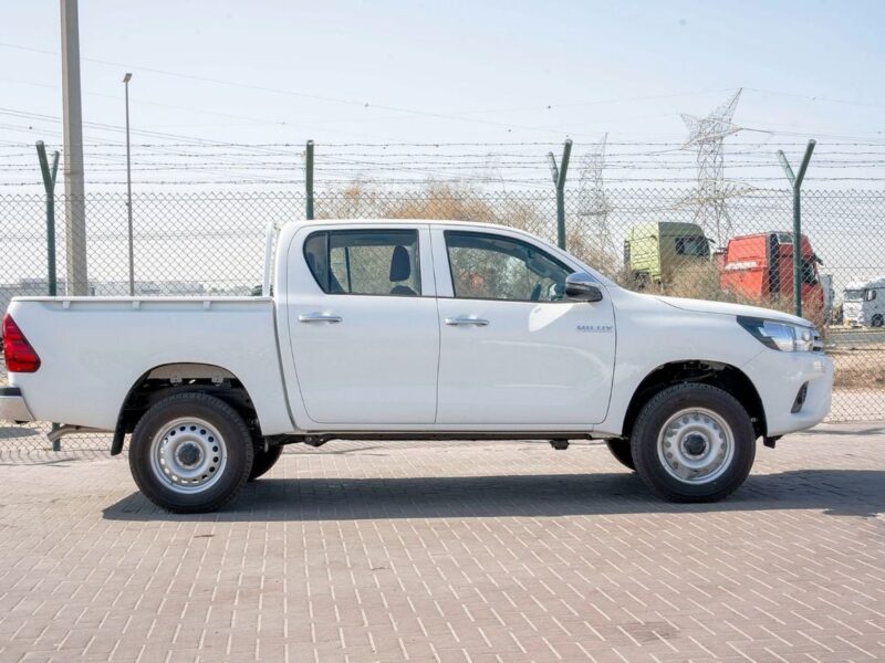 2026 Toyota Hilux DLX 2.4 Litres 4 Cylinders Diesel Engine AT White Red Pickup Truck GCC