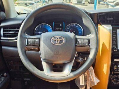 2025 Toyota Fortuner SR5 2.7 Litres PETROL V4 Engine Black Tan SUV GCC Specs