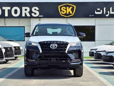 2025 Toyota Fortuner SR5 2.7 Litres PETROL V4 Engine Black Tan SUV GCC Specs