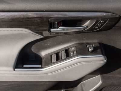 2026 Toyota Highlander Limited 2.5L 4-Cylinder Hybrid Petrol Engine Black Grey SUV GCC Specs