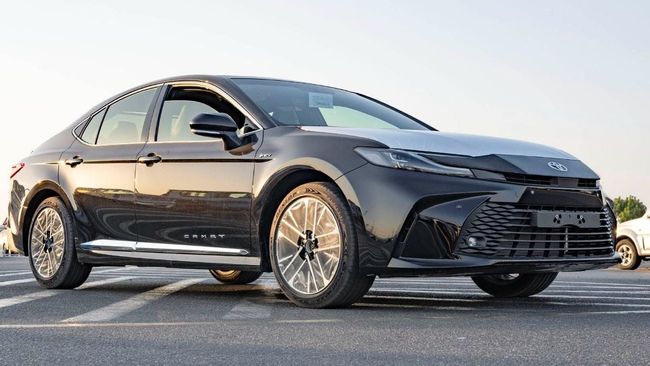 2025 Toyota Camry 2.5L 4-Cylinder Hybrid Petrol Engine Black Beige Sedan GCC Specs