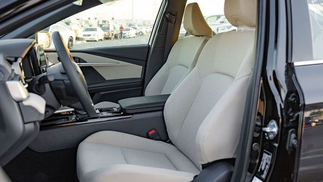 2025 Toyota Camry 2.5L 4-Cylinder Hybrid Petrol Engine Black Beige Sedan GCC Specs