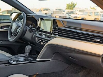 2025 Toyota Camry 2.5L 4-Cylinder Hybrid Petrol Engine Black Beige Sedan GCC Specs