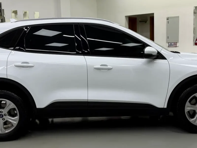 2022 Ford Escape SE 4 Cylinders Petrol Engine White Black SUV GCC Specs