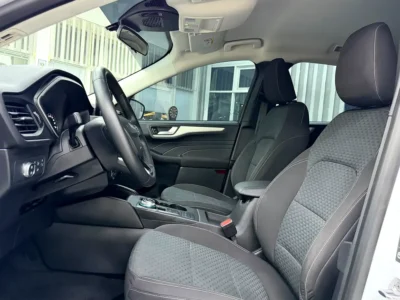 2022 Ford Escape SE 4 Cylinders Petrol Engine White Black SUV GCC Specs