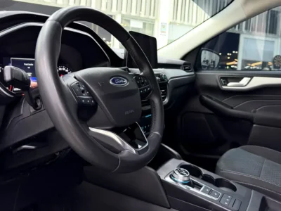2022 Ford Escape SE 4 Cylinders Petrol Engine White Black SUV GCC Specs