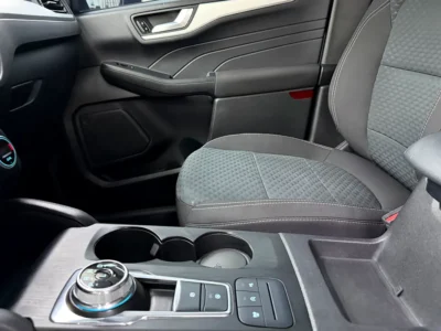 2022 Ford Escape SE 4 Cylinders Petrol Engine White Black SUV GCC Specs