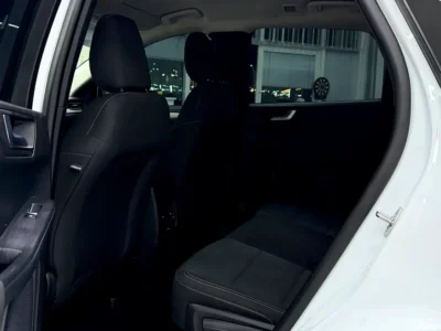 2022 Ford Escape SE 4 Cylinders Petrol Engine White Black SUV GCC Specs