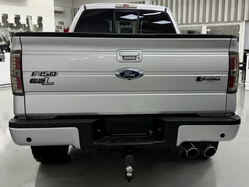 2013 Ford F-150 8 Cylinders Petrol Engine Silver Black Pickup Truck GCC Specs