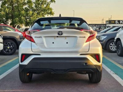 2023 Toyota C-HR LUXURY 1.8 Litres 4 Cylinders HYBRID Engine White Grey SUV GCC Specs