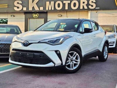 2023 Toyota C-HR LUXURY 1.8 Litres 4 Cylinders HYBRID Engine White Grey SUV GCC Specs