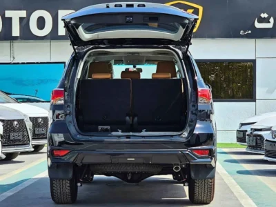 2025 Toyota Fortuner SR5 2.7 Litres PETROL V4 Engine Black Tan SUV GCC Specs