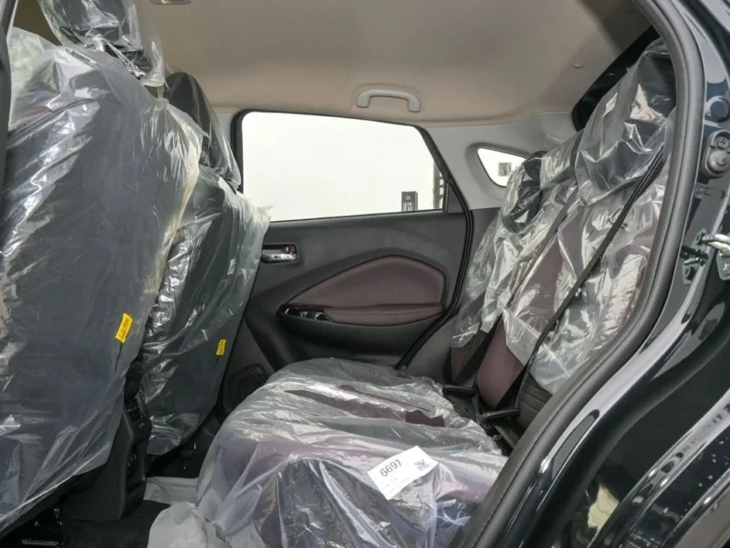 2025 Suzuki Fronx GLX 1.5-litre, 4-cylinder Petrol Engine Black Maroon SUV Automatic
