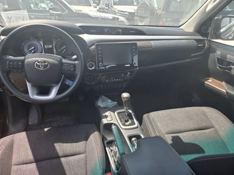 2026 Toyota Hilux 4.0 Litres 6 Cylinders Petrol Engine Grey Black Pickup Truck GCC