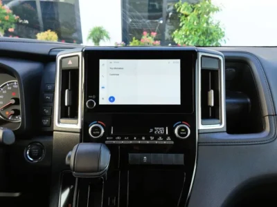 2025 Toyota Granvia 2.8 Litres 4-cylinder Diesel Engine Black Van RWD GCC Specs Automatic