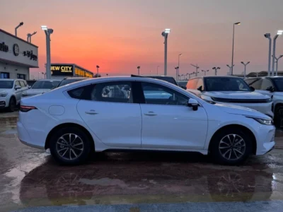 2025 BYD Destroyer 05 STD 1.5 L 4 Cylindes PHEV White Sedan Full Option Automatic