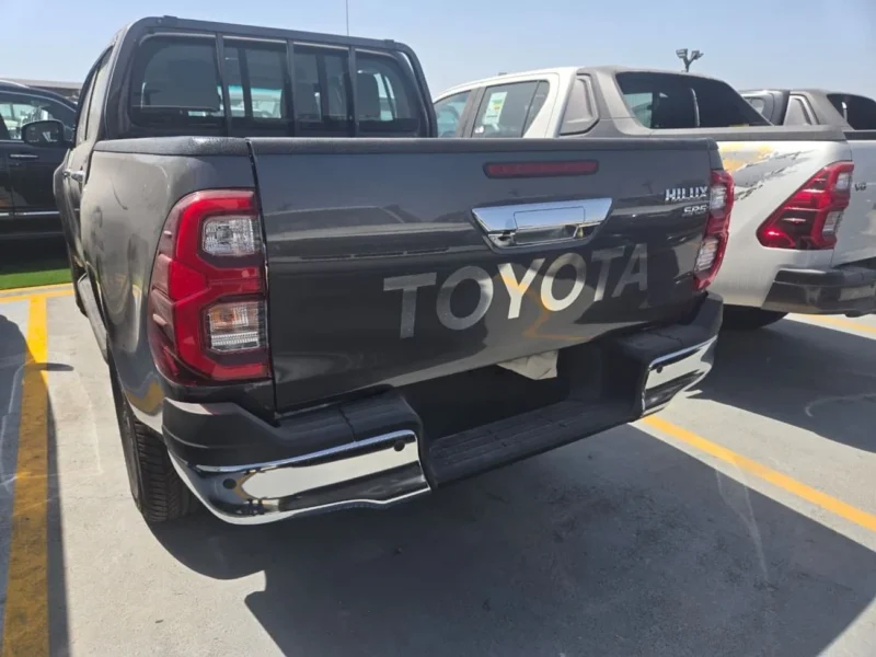 2026 Toyota Hilux 4.0 Litres 6 Cylinders Petrol Engine Grey Black Pickup Truck GCC