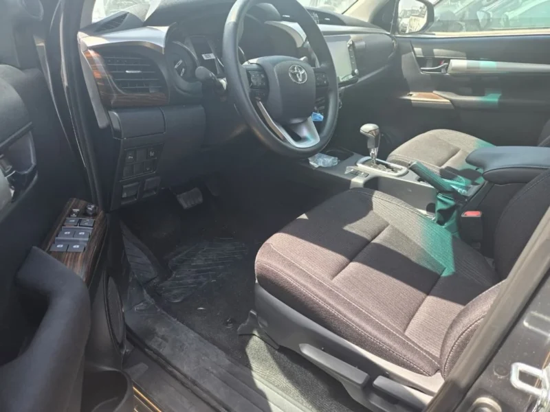 2026 Toyota Hilux 4.0 Litres 6 Cylinders Petrol Engine Grey Black Pickup Truck GCC