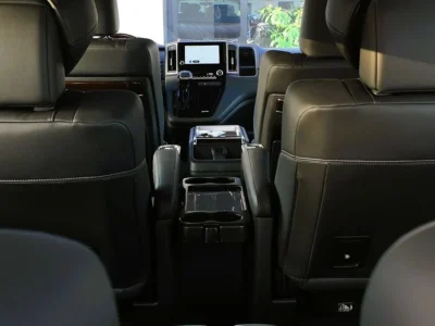 2025 Toyota Granvia 2.8 Litres 4-cylinder Diesel Engine Black Van RWD GCC Specs Automatic