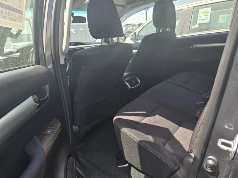 2026 Toyota Hilux 4.0 Litres 6 Cylinders Petrol Engine Grey Black Pickup Truck GCC