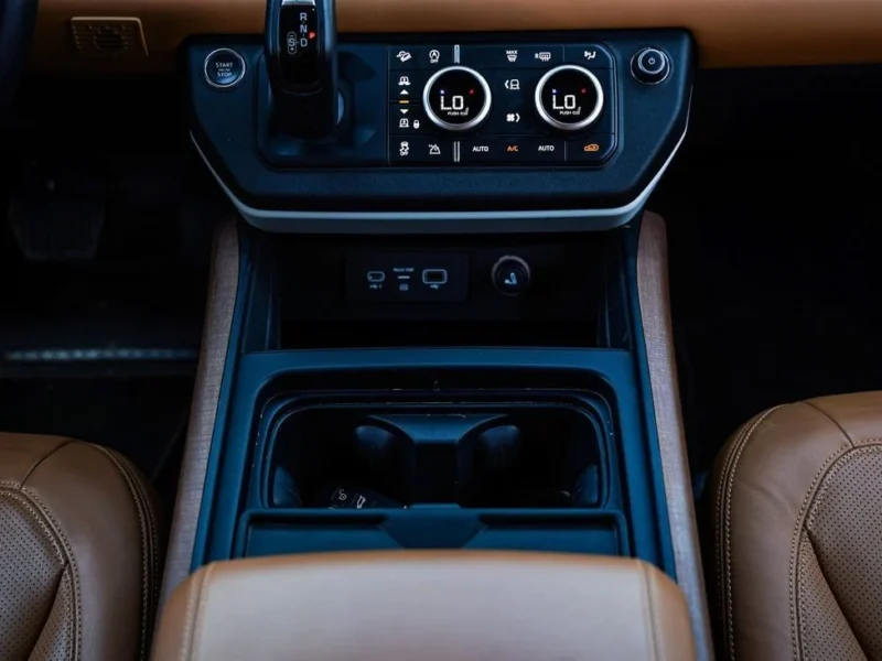 2023 Land Rover Defender 3.0L Turbocharged Inline-6 Petrol Engine White Tan SUV GCC