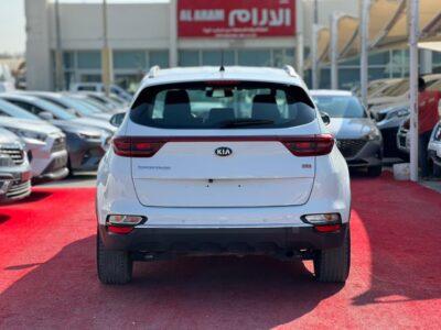 2020 Kia Sportage 2.4 Litres 4 Cylinders Petrol Engine White Black SUV GCC Specs